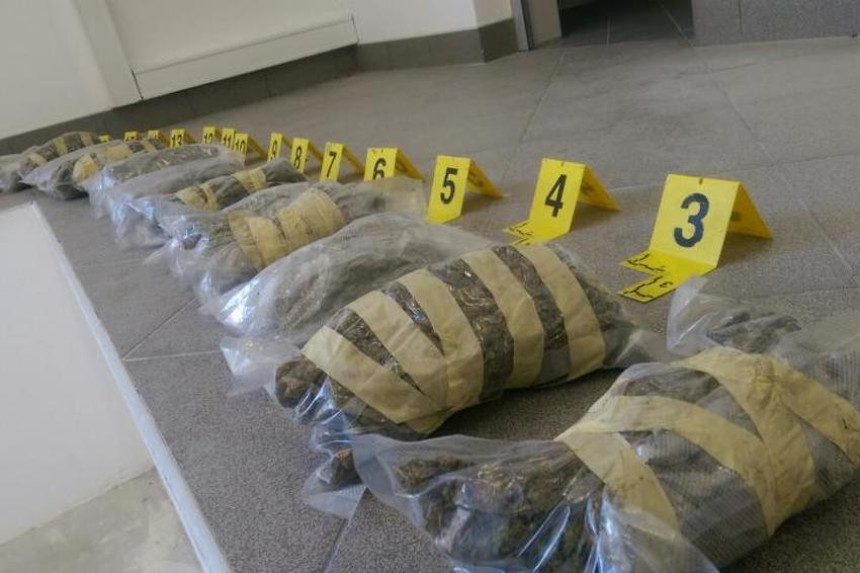 Zaplijenjeno 900 kilograma droge 