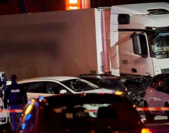 Камионом ударио у колону возила, има повријеђених