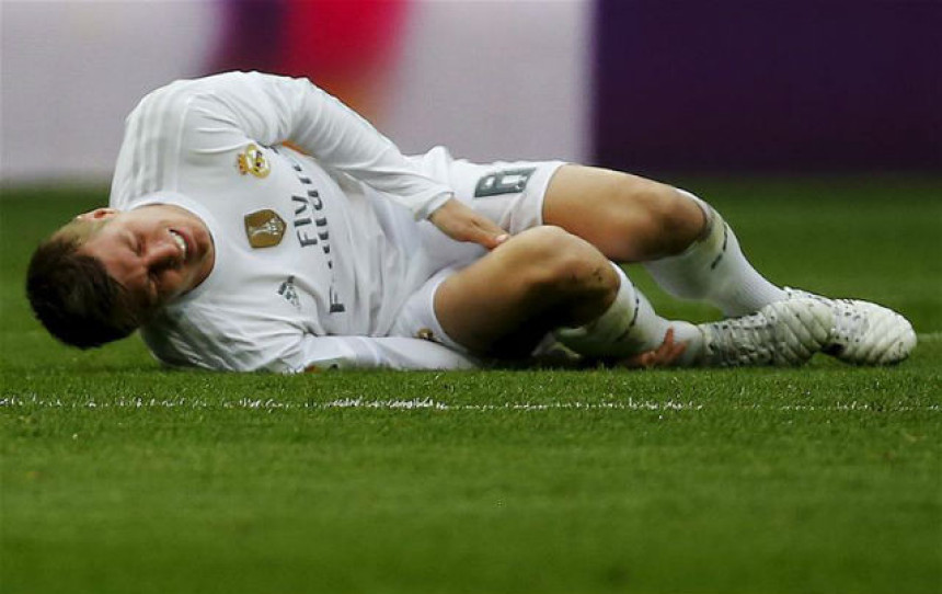 Toni Kros polomio kost u stopalu!