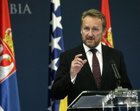 Izetbegović: Vučić ne igra rusku igru
