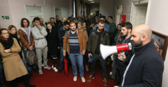 Studente SNSD zloupotrebljava