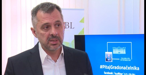 Fejsbuk i Tviter       čas u Banjaluci 