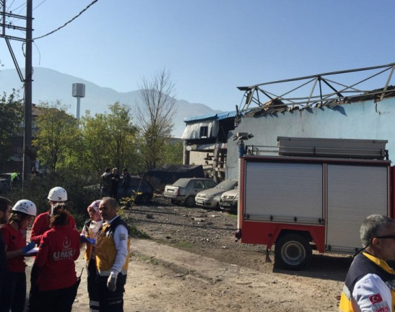 Eksplozija u fabrici farbe