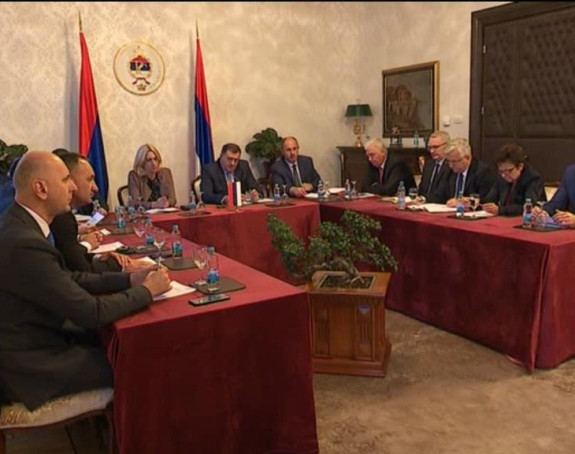 Ko kvari odnose SNSD-a i DNS-a?