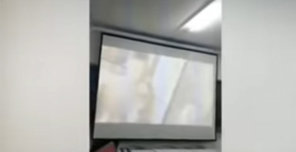 Skandal: Greškom pustio porno film
