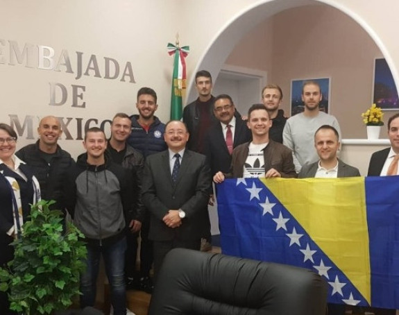 "Змајеви" бескућници на Мундијалу у Мексику!