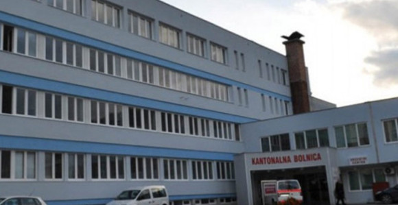 Pacijentkinja skočila sa 3. sprata bolnice