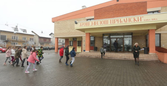Građani traže smjenu direktora osnovne škole