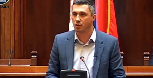 Kako se "čašćavaju" srpski poslanici