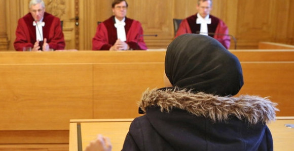 Sud: Muslimanka (11) mora na plivanje 