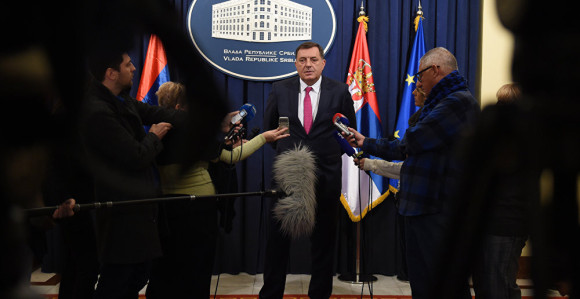 "Pozitivno mišljenje o Vučiću i Nikoliću"