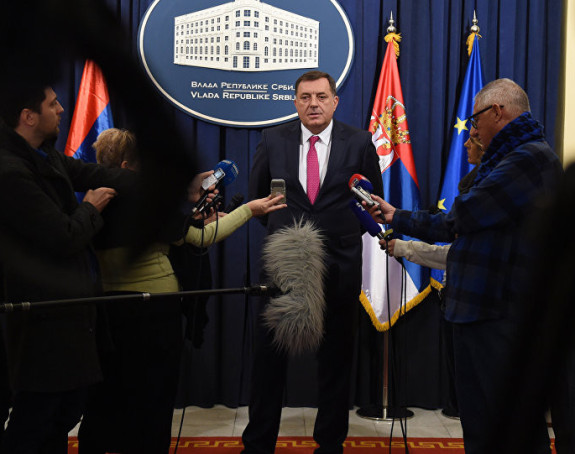"Pozitivno mišljenje o Vučiću i Nikoliću"