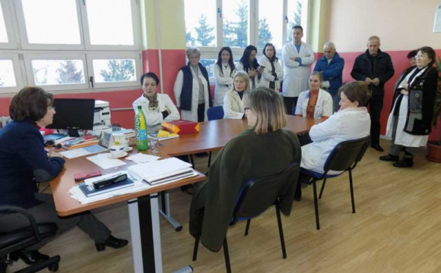 Štrajkom traže zarađene plate