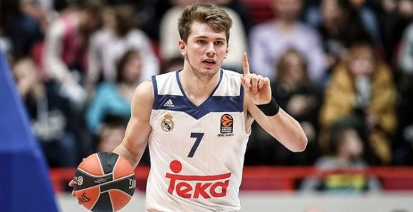 Dončić - deset utakmica, osam faulova!