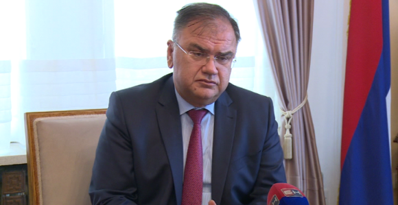 Politička kriza, pa udar stranaca? 