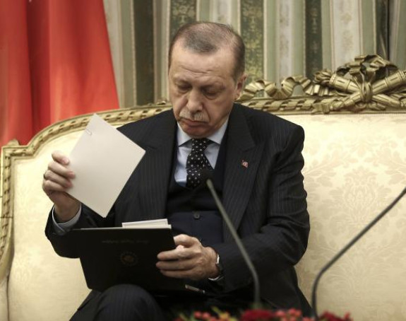Изостала почаст Тајипу Ердогану