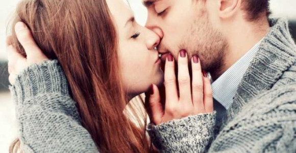 Zatvaranje očiju tokom ljubljenja je "evolutivni trik"?