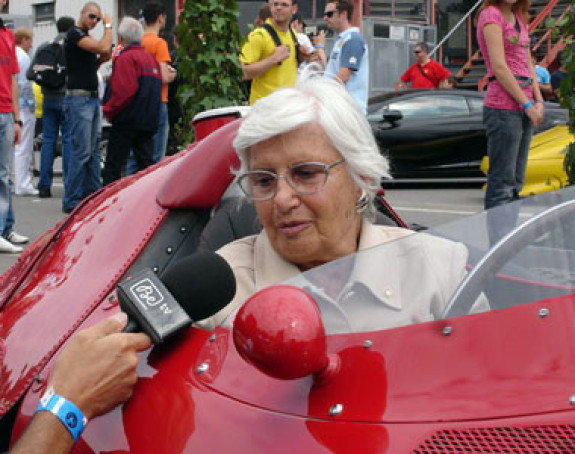 Преминула прва жена у историји ауто-мото спорта!