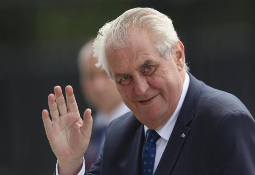 Zeman: Teroristi će nas napasti, dajte narodu oružje