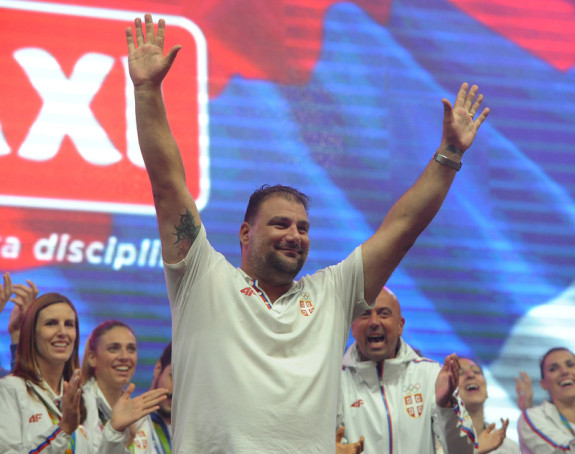 Радикални Дејан Савић!