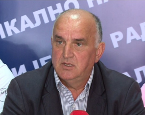 'Dodik kao kokoška na tuđim jajima'