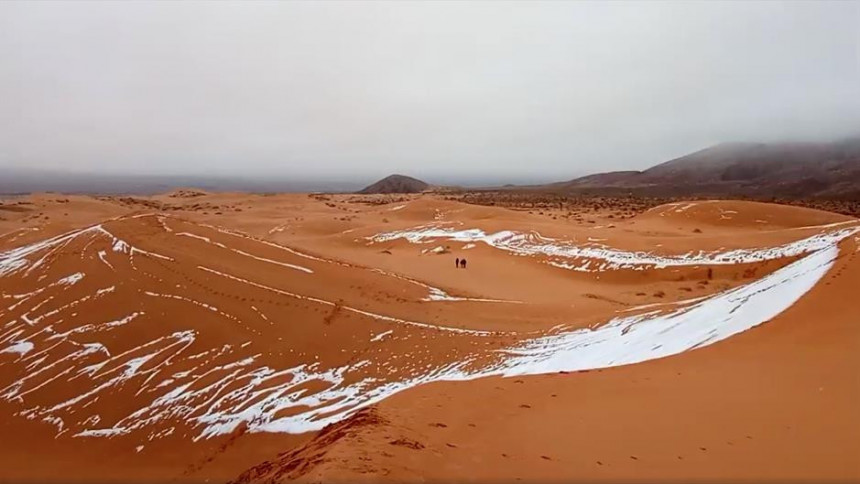 Snijeg prekrio pješčanu Saharu