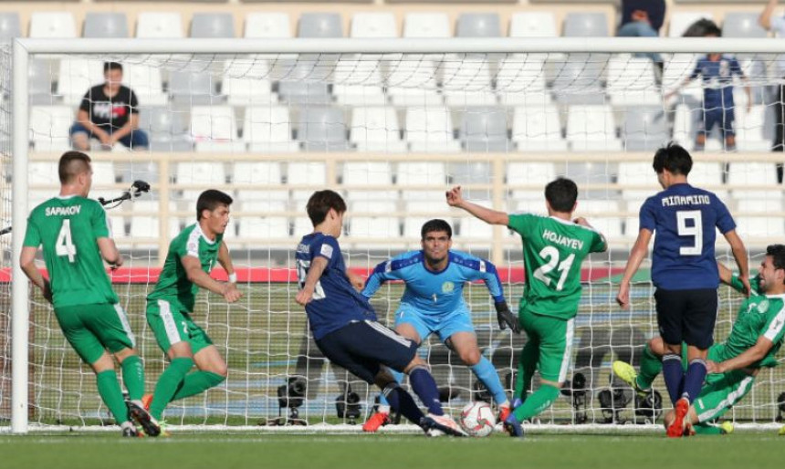 Азијски куп: Јапанци преживели муњу из Туркменистана!