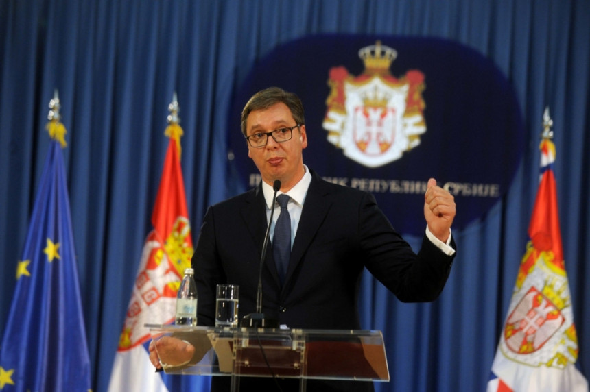 Vučić čestitao Dan Republike