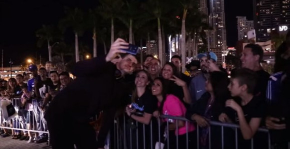 Video - Jokić sa Srbima na Floridi: Selfi, osmjeh i par psovki!