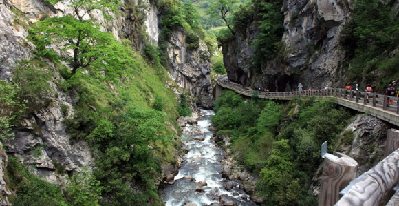 Ugovor za izgradnju puta za raftere