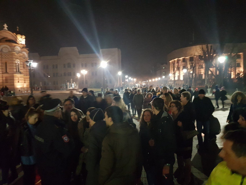 Paljenje svijeća i šetnja gradom