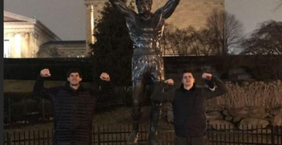 Marjanović i Jokić pred statuom Rokija Balboe!