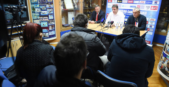 Huligani u Splitu prijetili klanjem