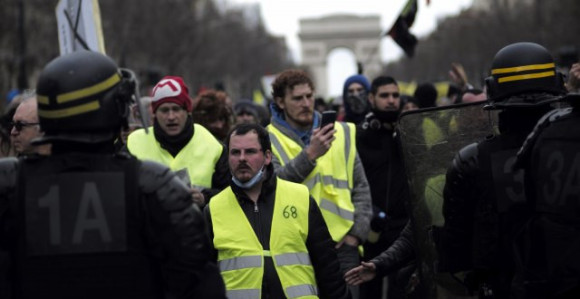 Sukob policije i demonstranata