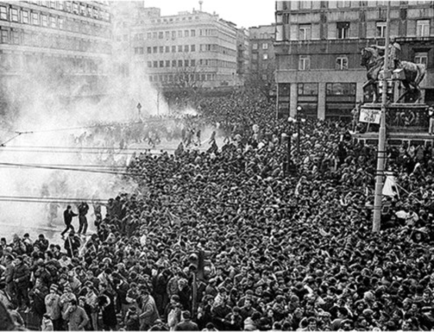 Četvrt vijeka od prvih velikih demonstracija