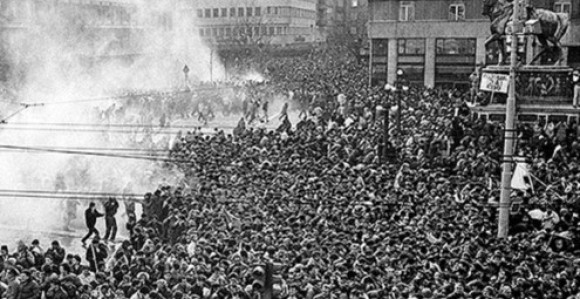 Četvrt vijeka od prvih velikih demonstracija