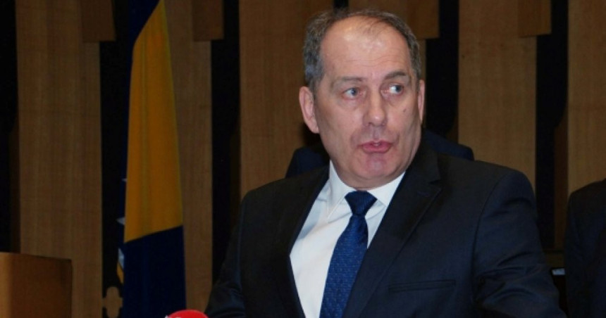 Dodik bi da bude srpski "vožd"