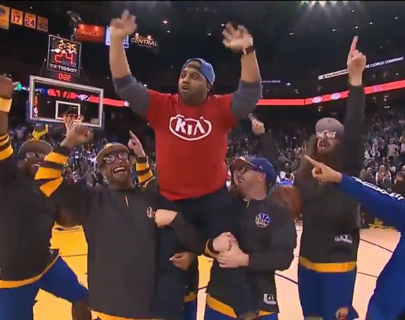 Video: Samo u NBA - meka ruka za nova kolica!
