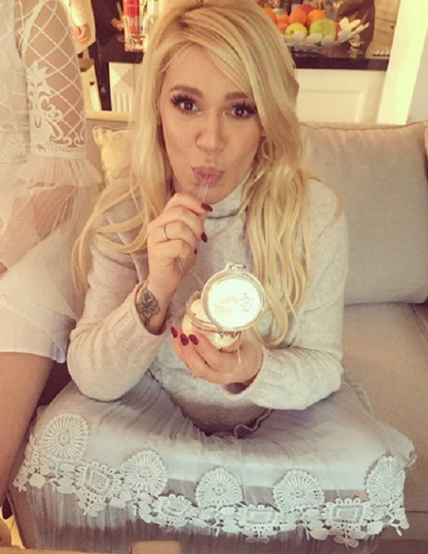 Nataša objavila prvu sliku kćerke!