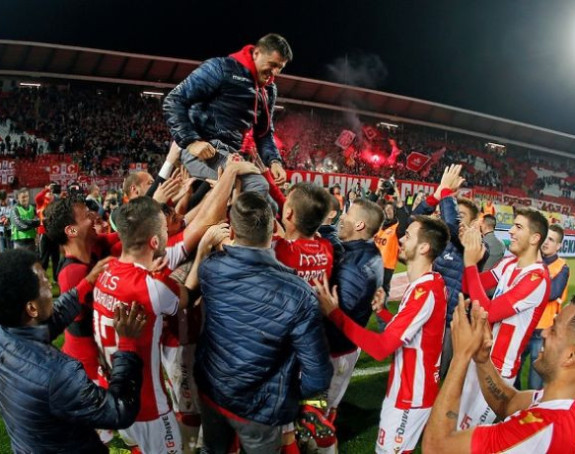 Milojević na rukama igrača!