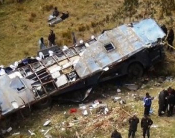 Peru: Autobus pao u rijeku, 23 mrtva 