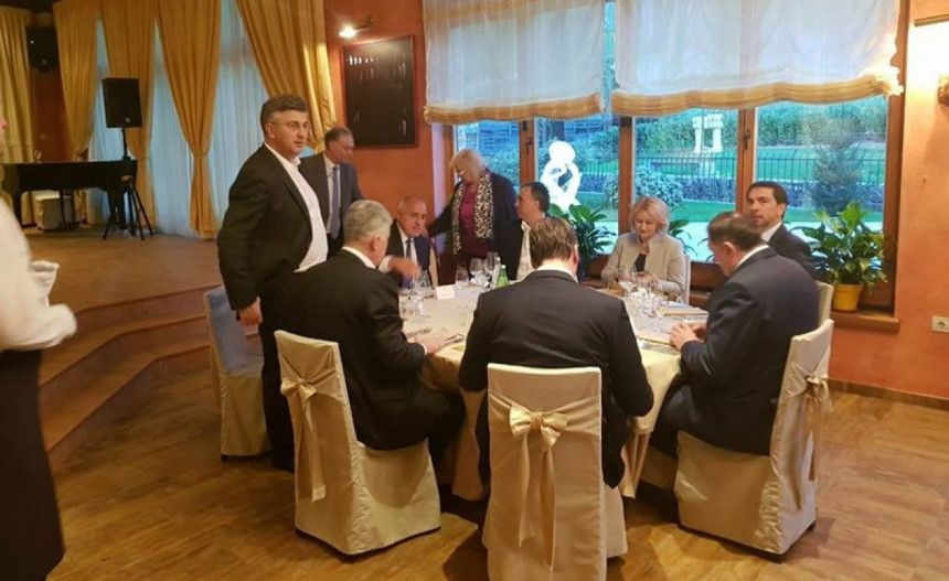 Gdje je priredio večeru Čović?