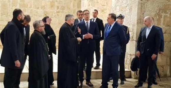 Vučić posjetio Sabornu crkvu