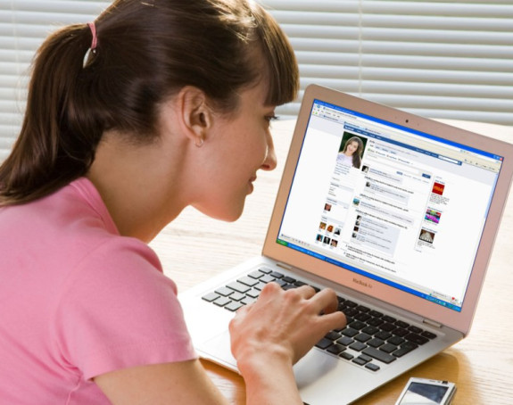 Напуштање Фејсбука нагло снижава ниво стреса