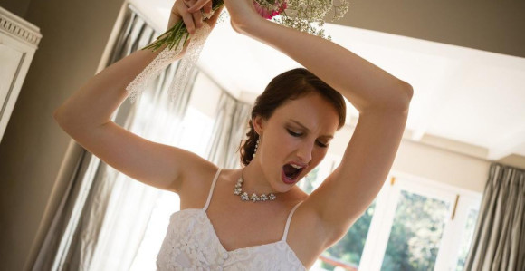 Шокирани: Бивша банула на свадбу