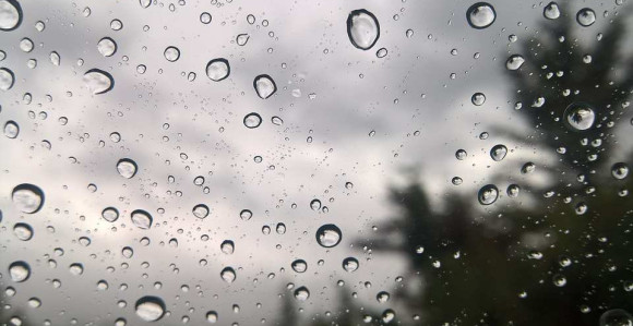 Promjenljivo vrijeme sa kišom 