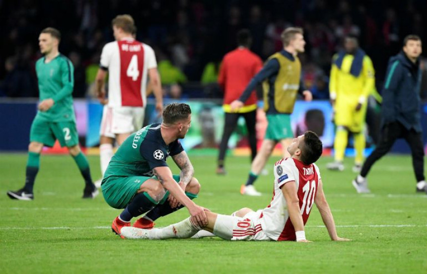 Tadić u suzama: Nismo zaslužili ovakav kraj!