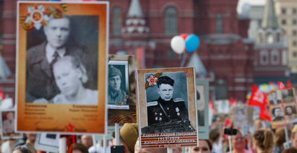 ''Besmrtni puk'': 700.000 ljudi