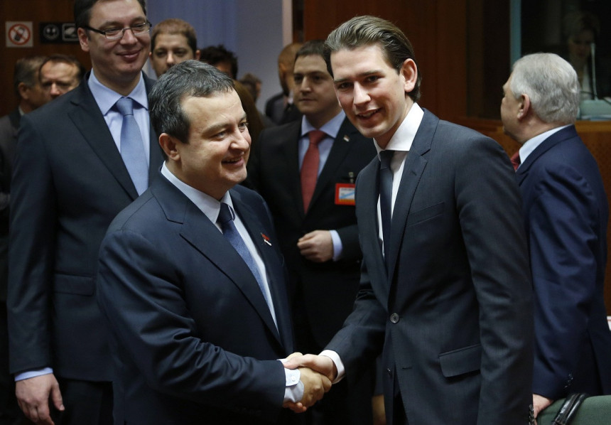 Vlade prolaze, a Dačić tu 27 god.