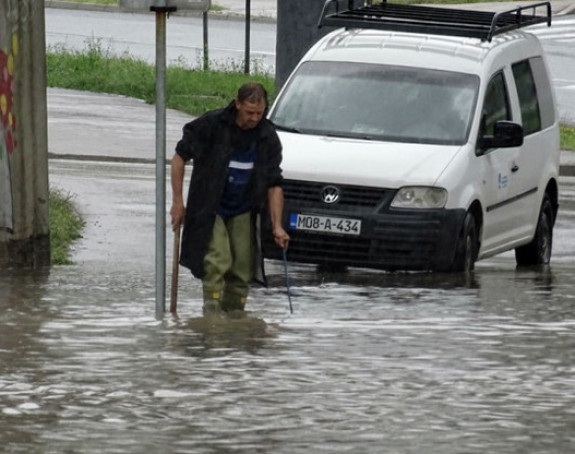 Kiša blokirala vozače u Zenici